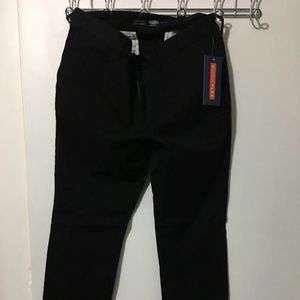 Old Navy Size 33x30 Skinny Pants (Never Worn)